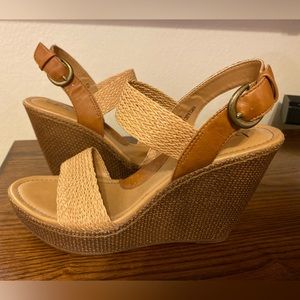 BOC by Born Wedge Sandal Woven Tan size 8
